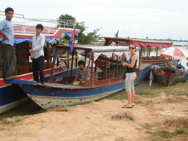 cambodia floating village